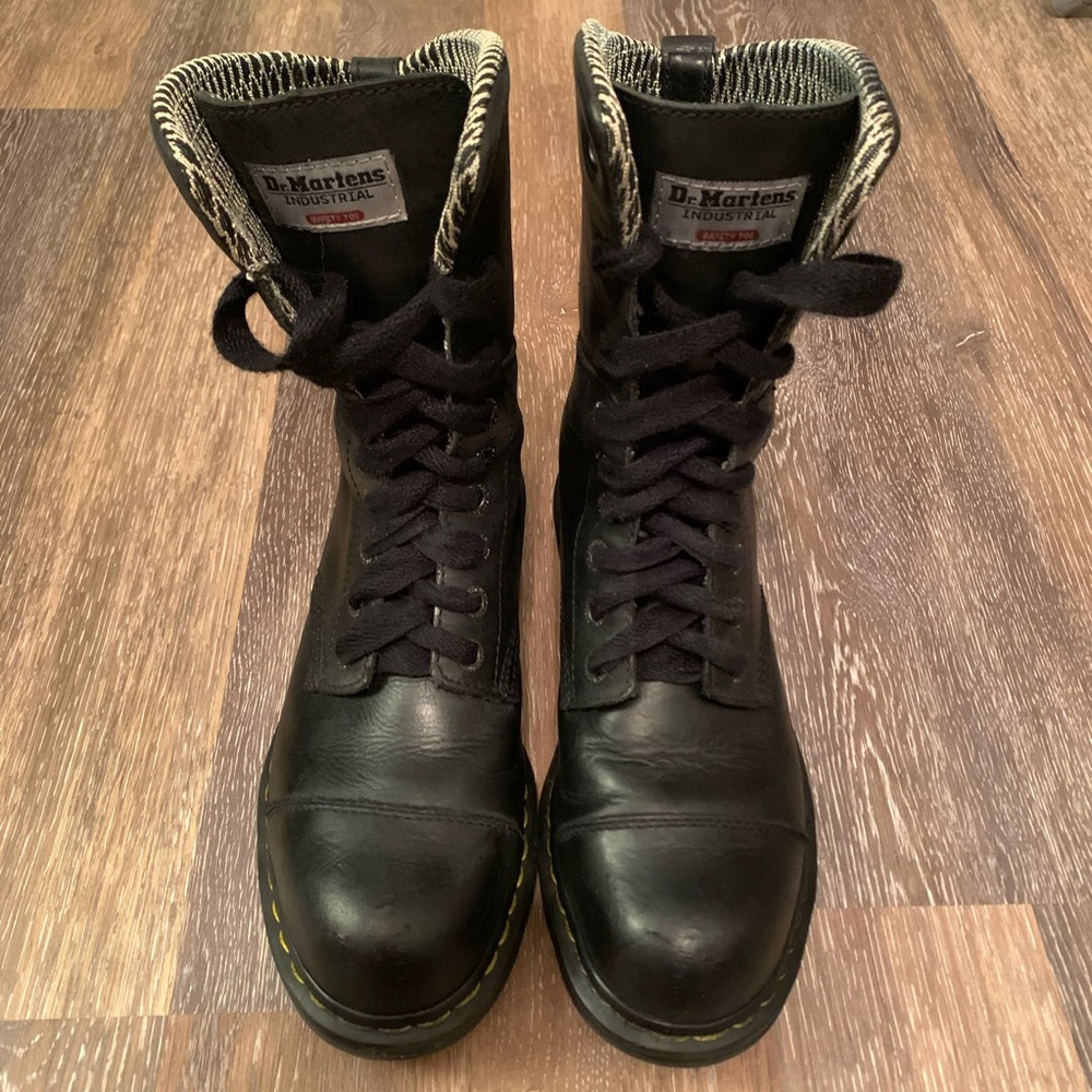 Dr. Martens Leah steel toe boots